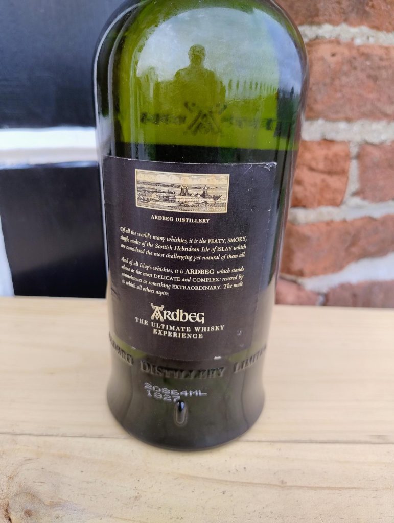 ardbeg 17 Yrs achterkant Ardeg 17 Years Old Release 2002 Barstje in de Capsule - Afbeelding 2